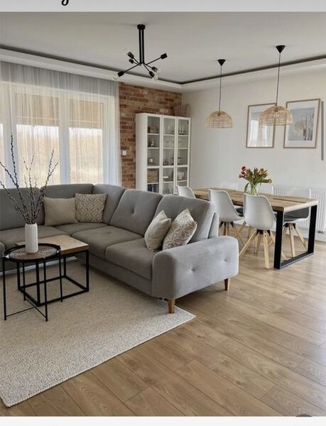 Garsoniera, 3-4 min metrou, decomandata, 45 mp